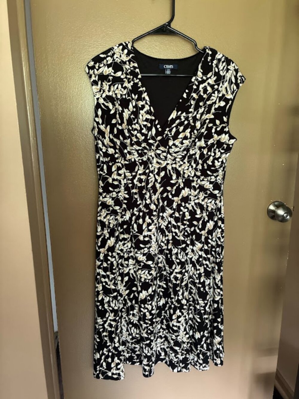 CHAPS Large Black Cream Floral Faux Wrap Stretch Dress Lined Size Large